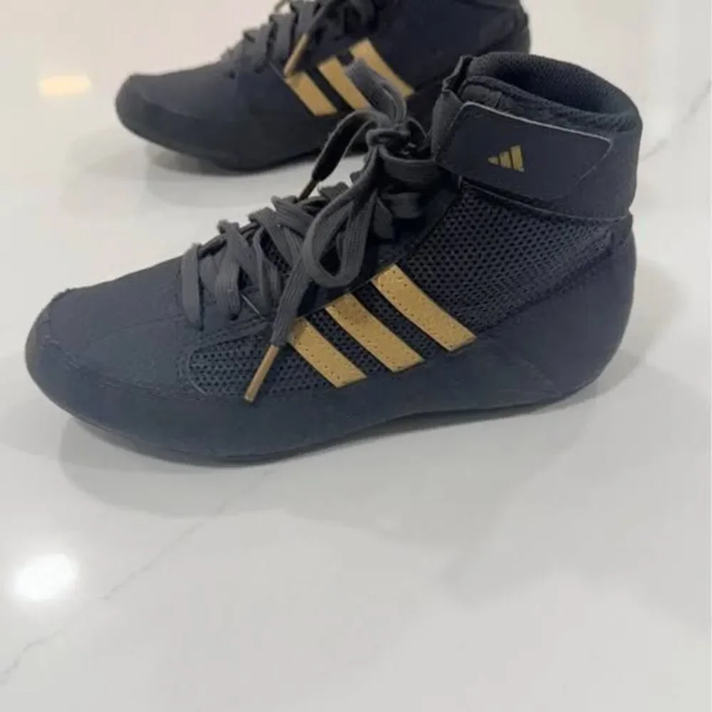 Adidas toddler wrestling shoes size 1